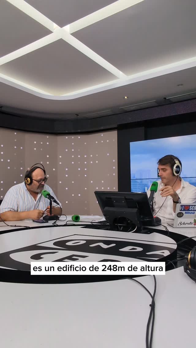 💶 Llega La Brújula de la Economía donde Ignacio Rodríguez Burgos nos trae las claves económicas del día, como el incendio en el edificio Moeve o el primer caso ganado por una IA en una tribunal