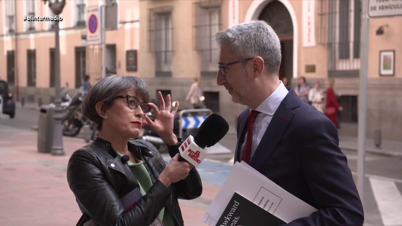 Thais Villas vuelve a la Carrera de San Jerónimo para hablar con los diputados del Congreso sobre sus sueños.