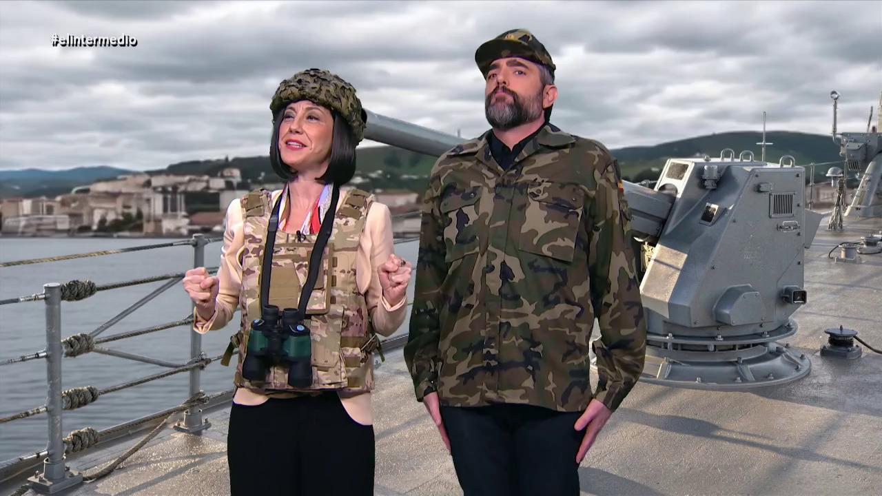 Cristina Gallego se convierte en Margarita Robles mientras organiza el Día de las Fuerzas Armadas 😂