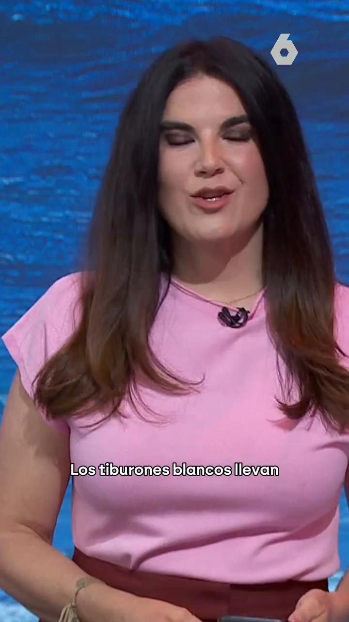 Un grupo de buceadores ha grabado por primera vez un gran tiburón blanco en aguas profundas del Mediterráneo.