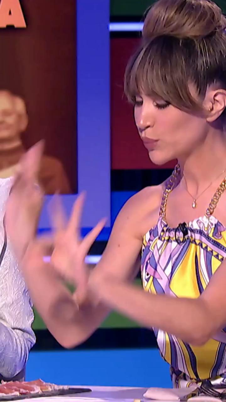 María José Gómez @protocoloyetiqueta.es nos enseña la forma correcta de comer jamón.
