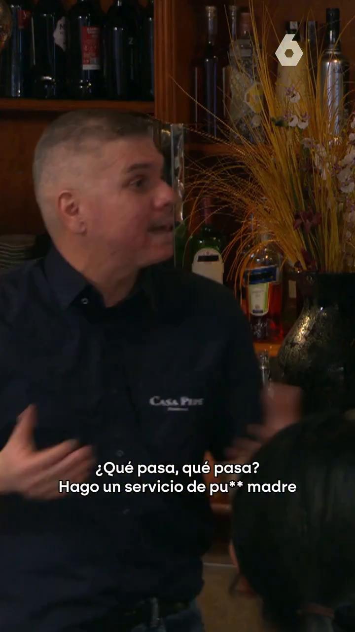 💬 @albertochicote se enfrenta al camarero que se atreve a contestarle a pesar de los graves errores que ha cometido durante el servicio.