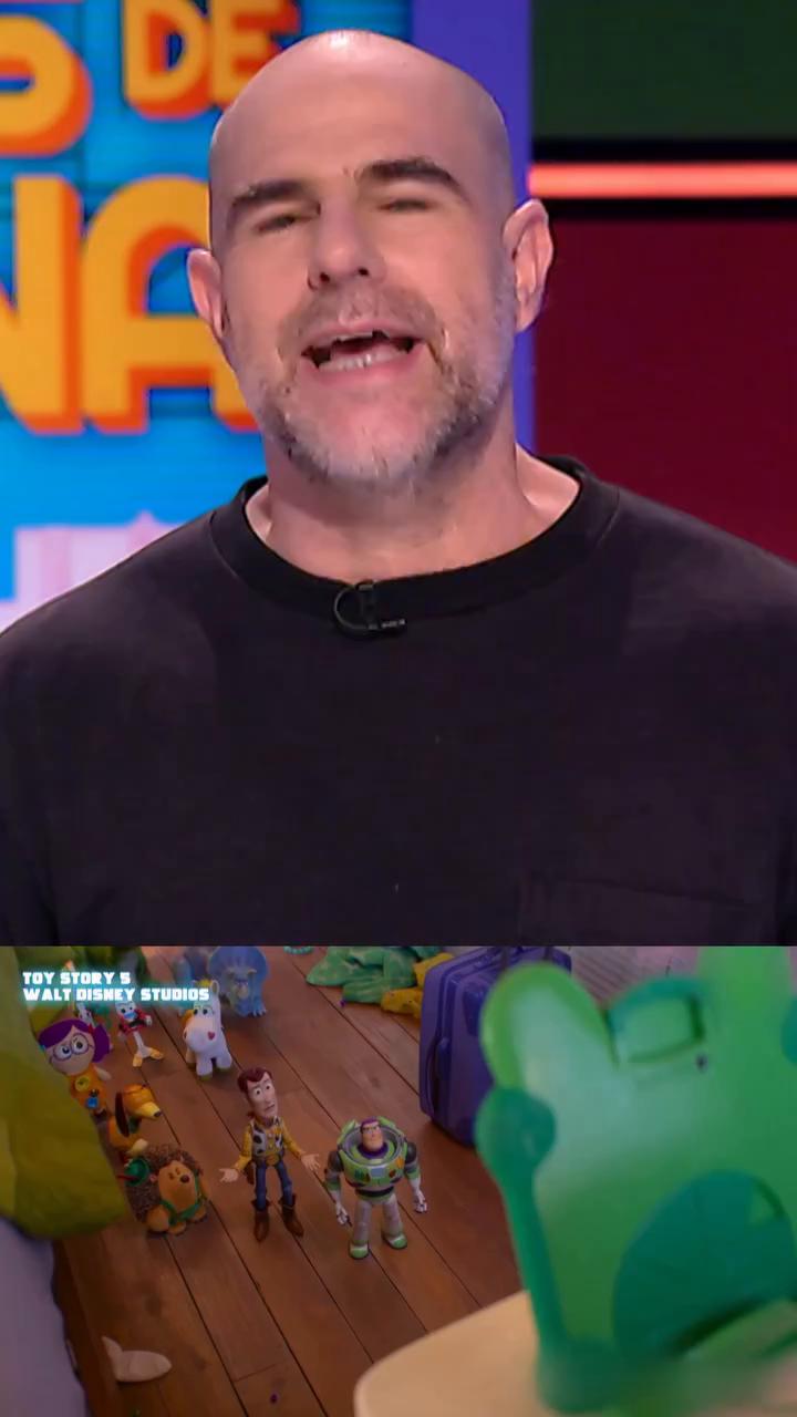 Alberto Rey @albertoenserie entrega sus 🤓Albertitos al estreno de la semana: “Toy Story 5”