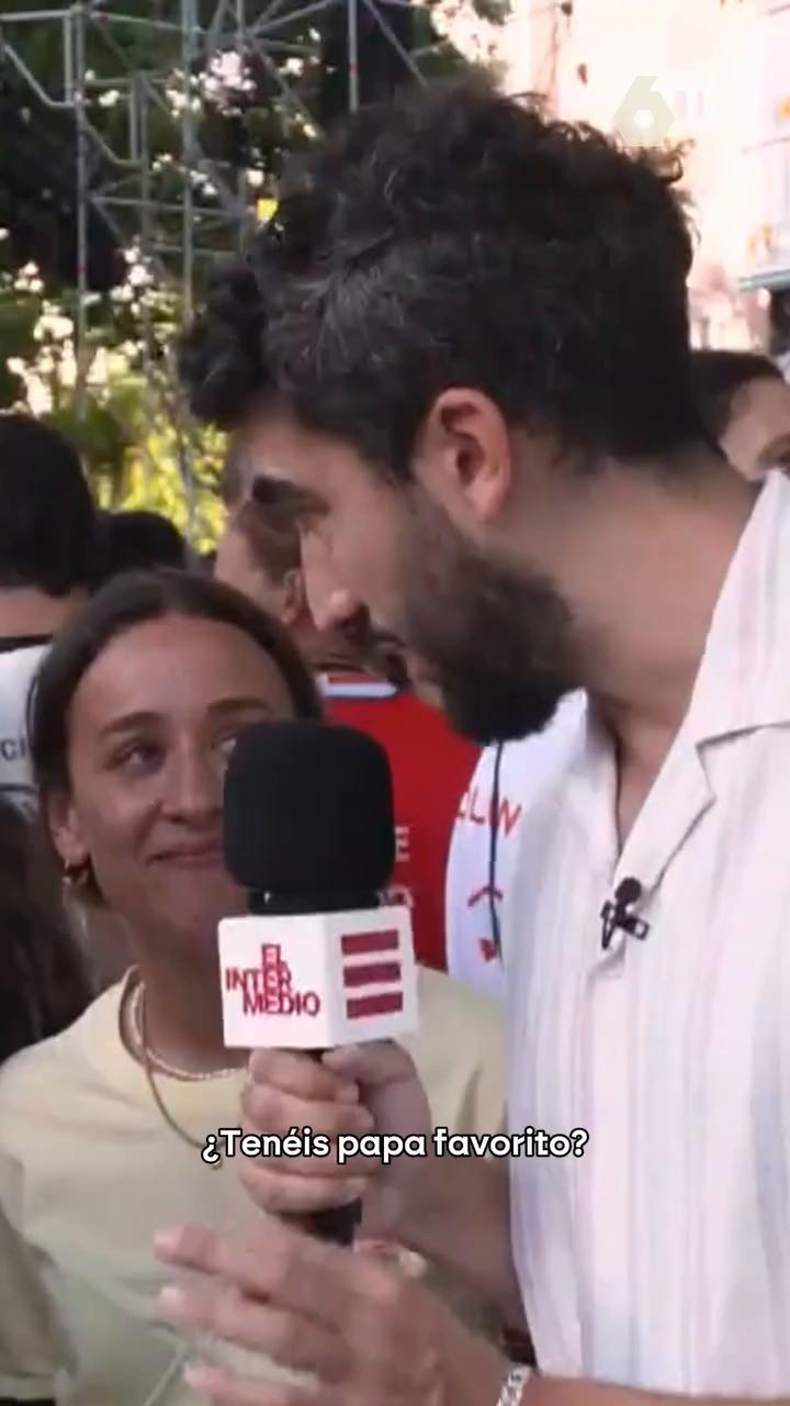 @_ismajuarez pone a prueba a los feligreses más jóvenes en la vigilia del papa en Madrid.