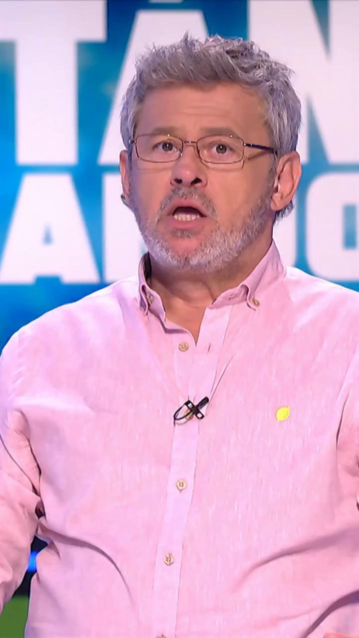 @nadalmiki -el hombre de las 1000 caras- se convierte en Mariano Rajoy y se pone a hablar de fútbol.