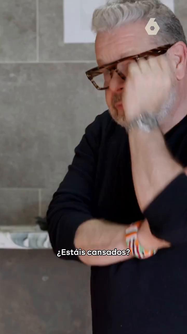 👉 @albertochicote pierde la paciencia y desvela que ha estado vigilando al personal del restaurante y viendo todos los errores que cometen.