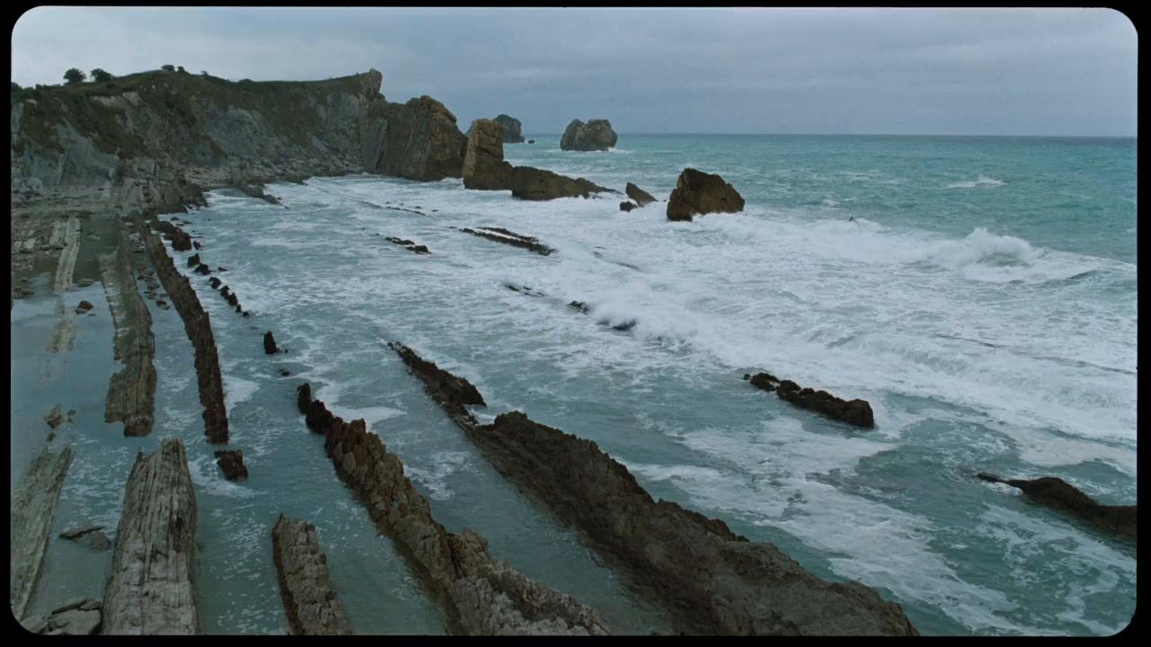 Presentamos el tráiler de #LaBolaNegra, la esperada película de Javier Calvo y Javier Ambrossi, ganadores del premio a la mejor dirección en el Festival de Cannes.