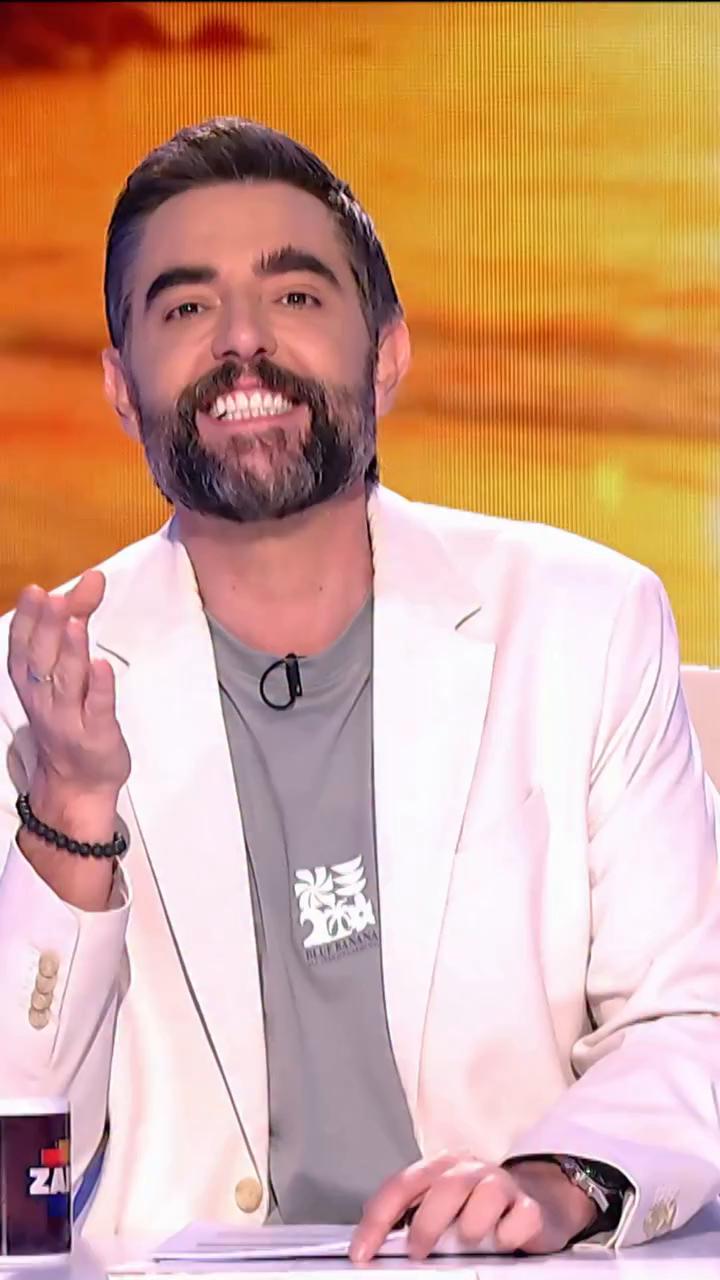 @danimateoagain hace lo que todos querríamos hacer… pero no nos atrevemos: usar la IA para parecer más sexy😜