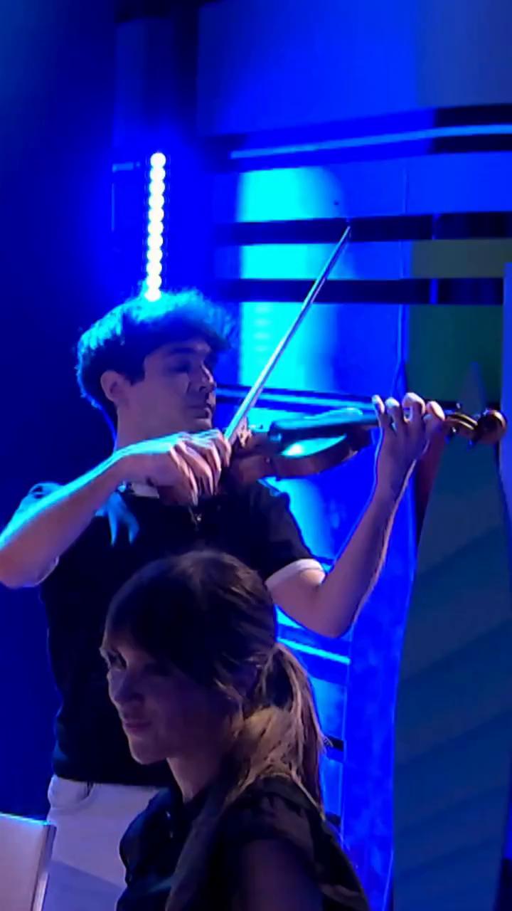 @neckovidal saca su violín e interpreta “La Graciosa” de Elías Crespo y Quevedo🫶