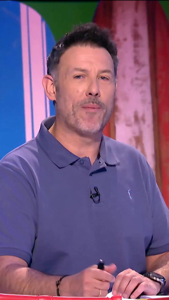 Atentos a la sorpresa de nuestra experta @protocoloyetiqueta.es cuando le explican la teoría de que la princesa de Asturias le metió “fichas” a Ferrán Torres en la recepción a La Roja.