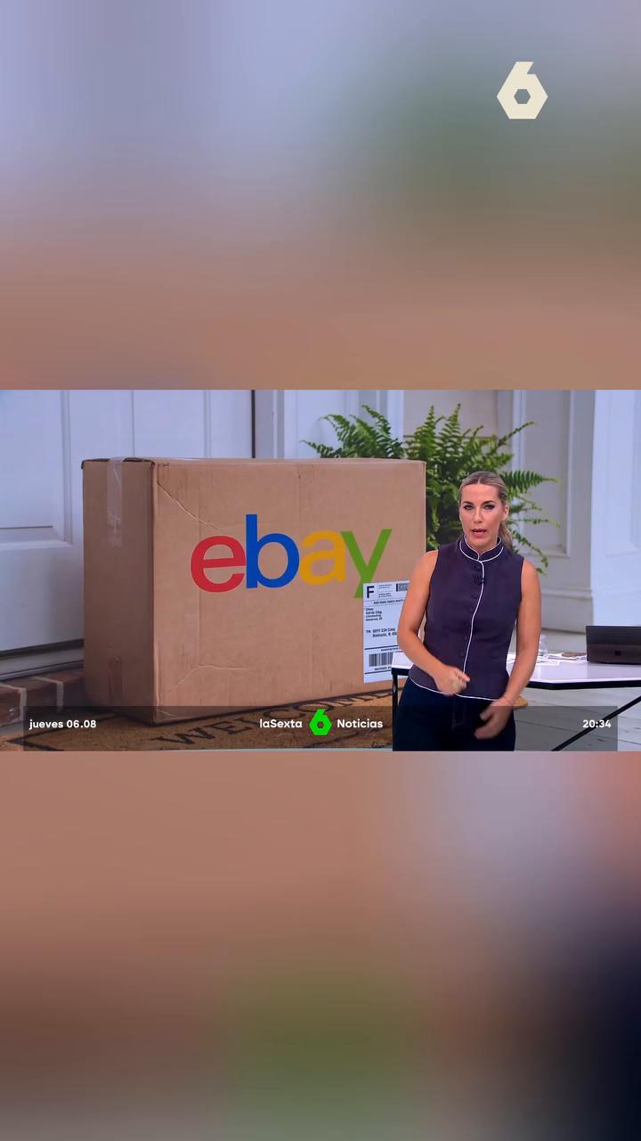Una caja con cucarachas vivas, una corona fúnebre o una máscara de cabeza de cerdo ensangrentada.