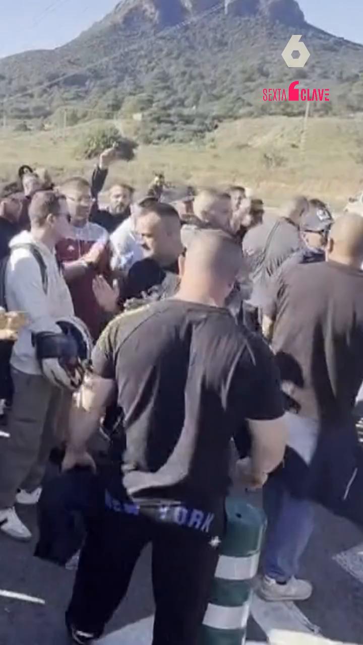 Neumáticos quemados y cargas policiales, así ha sido el primer día de la huelga indefinida de los trabajadores del metal en Murcia.