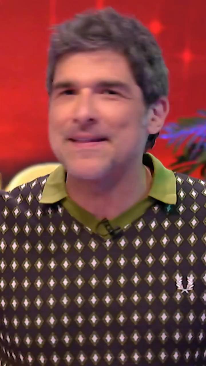 @nachogarciar analiza los looks más originales de los famosos según Vanity Fair🤔