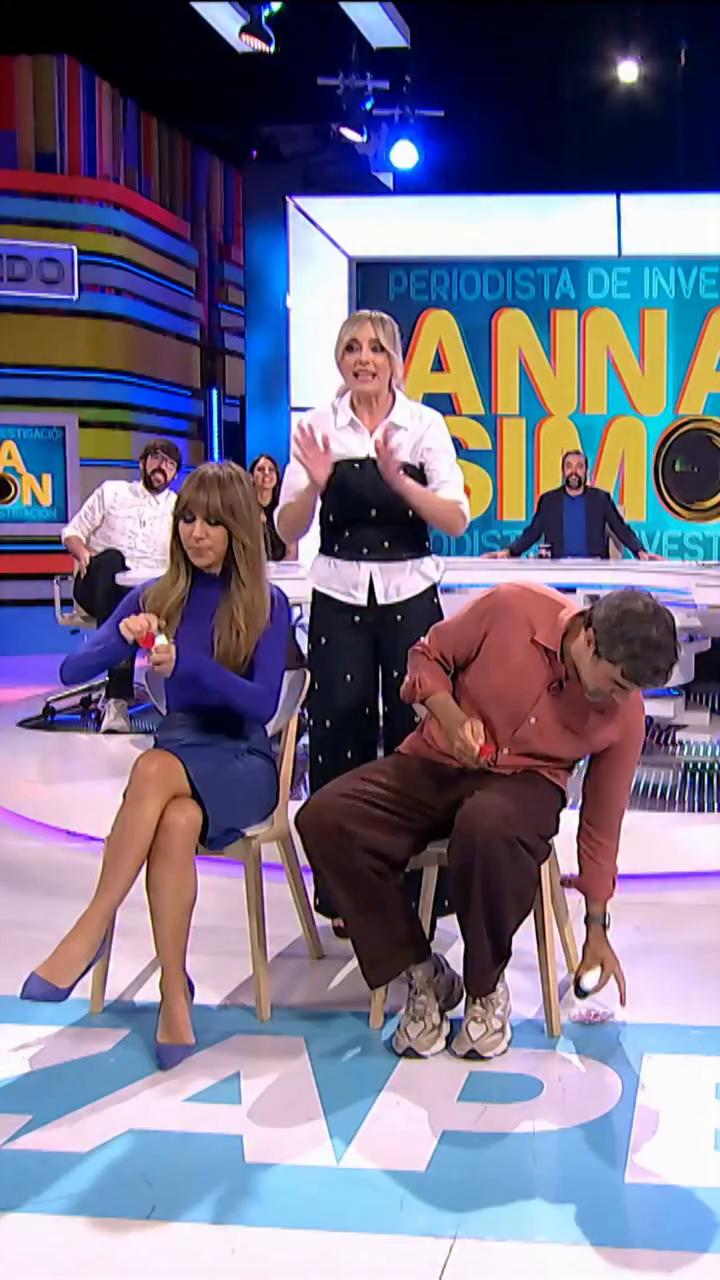 Lollypop challenge: oler desodorante y chupar piruleta sin chupar el desodorante: @annasimonmari lo organiza.