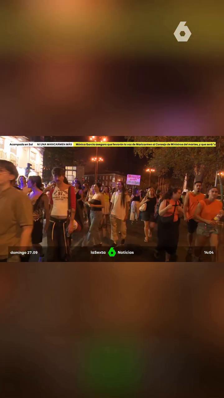 ⛺️ Cientos de personas han acampado durante la noche en Sol como protesta por la vivienda tras el desahucio de Maricarmen.
