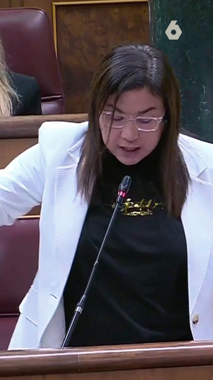 ‼️ Armengol expulsa del Congreso a la diputada del PP de Galicia Ana Vázquez tras mostrar un spray de gas pimienta en el hemiciclo.