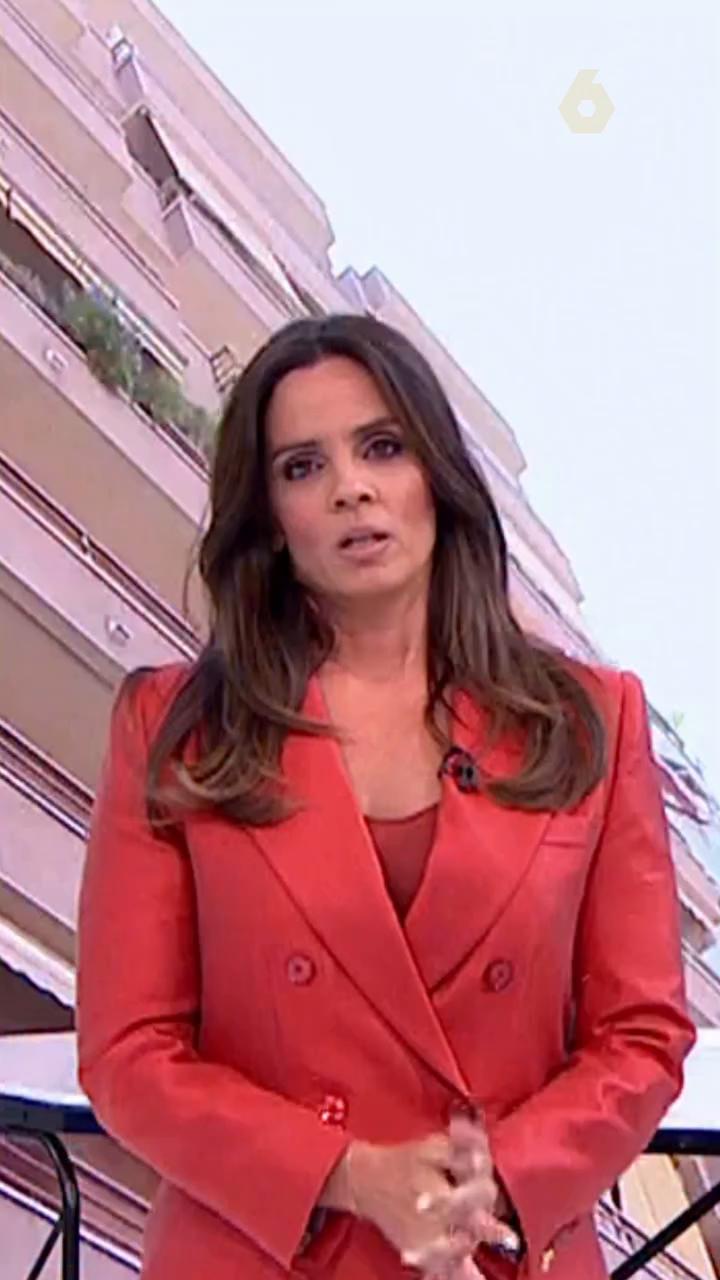 😮 Un hombre, en estado crítico tras saltar desde un cuarto piso tras apuñalar a 3 personas.