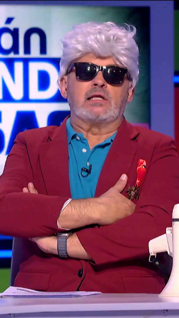 @nadalmiki -el hombre de las 1000 caras- se convierte en Pedro Almodóvar y presenta el guion de la película que rodará en Francia 😎