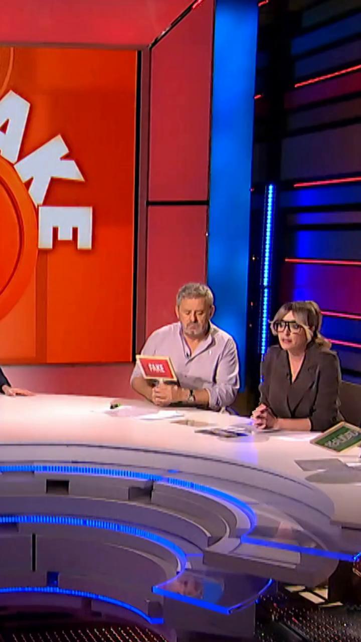 Jugamos con Anna Simon @annasimonmari a “Realidad o Fake”.