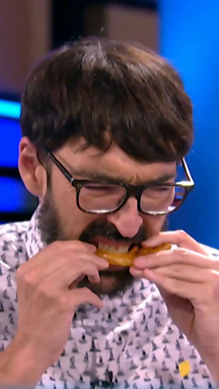 Anna Simon @annasimonmari organiza una cata de snacks y platos precocinados chinos.