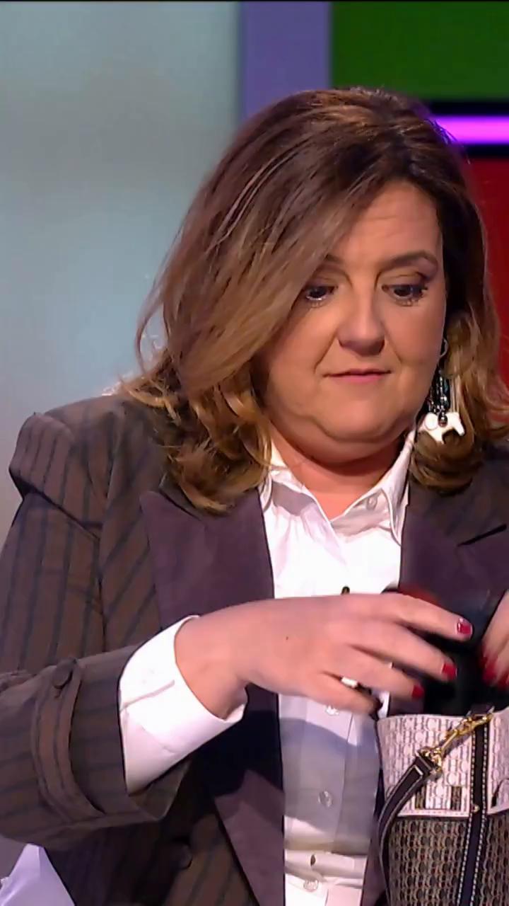 ¿Qué lleva @pilarvidalperiodista en su bolso?