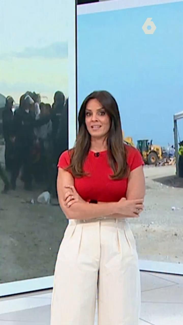 👮‍♂️ La Policía desaloja la playa de El Guano, el último asentamiento de migrantes en Ceuta.