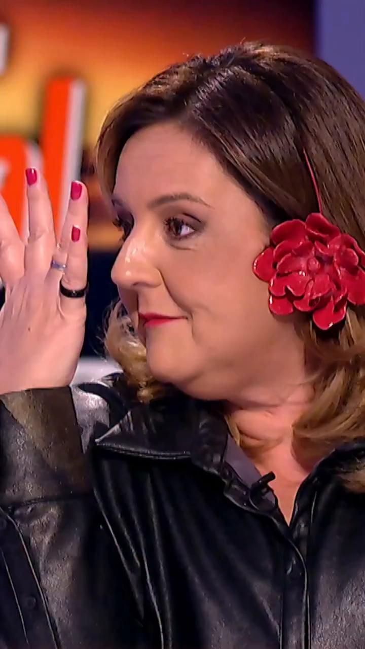 @pilarvidalperiodista y @danimateoagain se casan por sorpresa durante el programa.