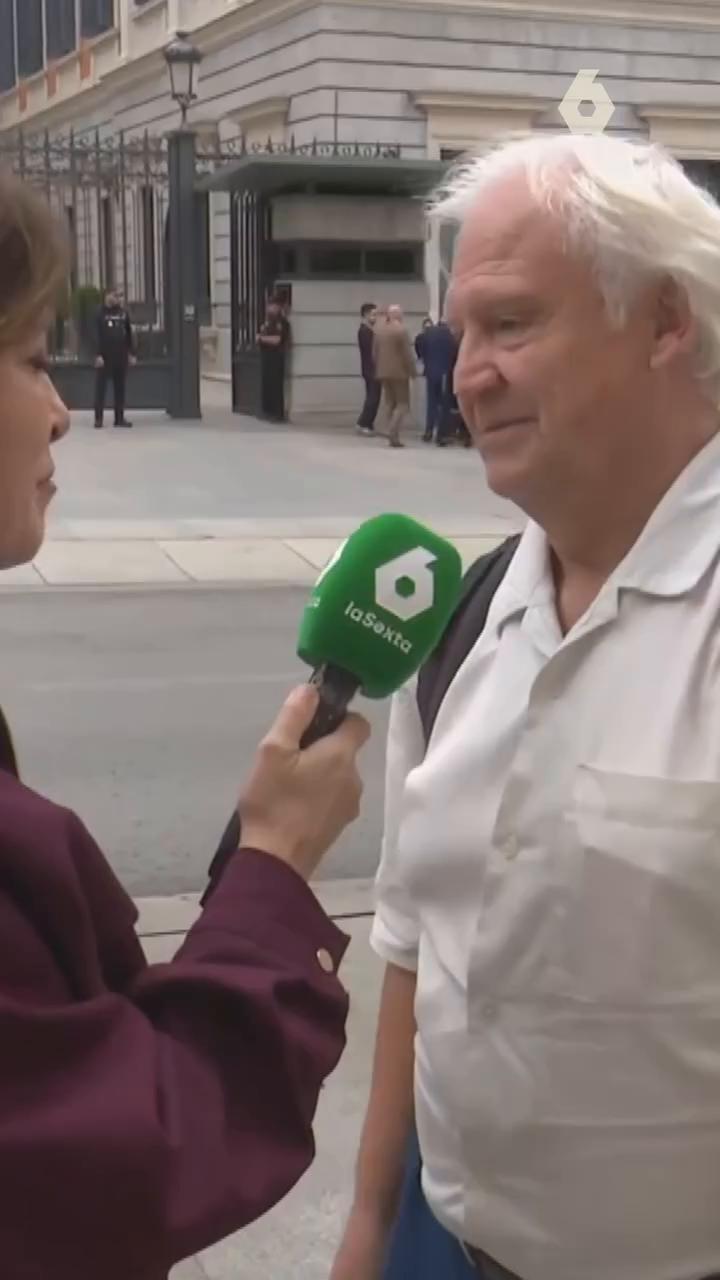 El emocionante momento de Helena Resano con Alfonso a las puertas del Congreso de los Diputados.