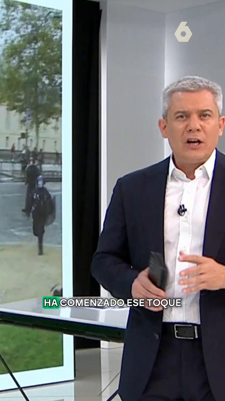 Tras la oleada de violencia urbana que azotó a Francia el pasado fin de semana, el Gobierno francés anunció este lunes la instauración de toques de queda localizados en ciertas zonas del país y la puesta en marcha de un dispositivo de desempleo parcial para los cerca de 3.000 comercios afectados.