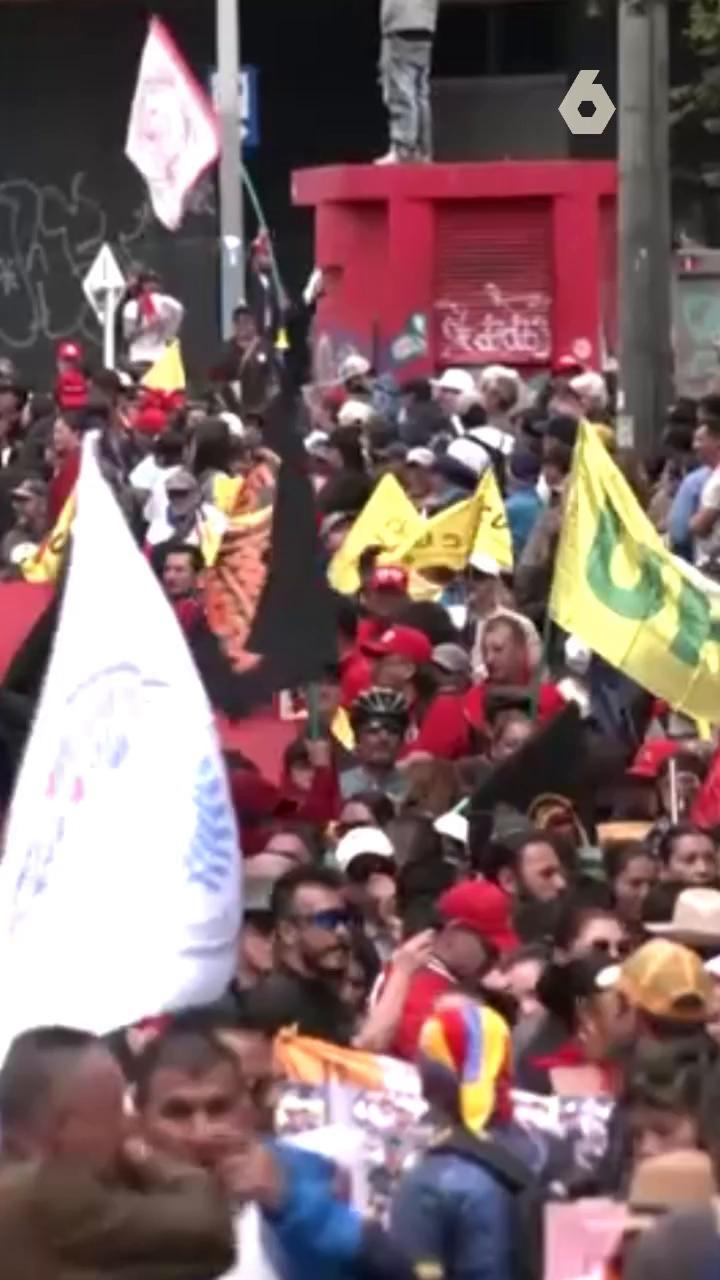 ✊🏻🇨🇴 Colombia sale a la calle en la primera protesta contra el Gobierno de De la Espriella.
