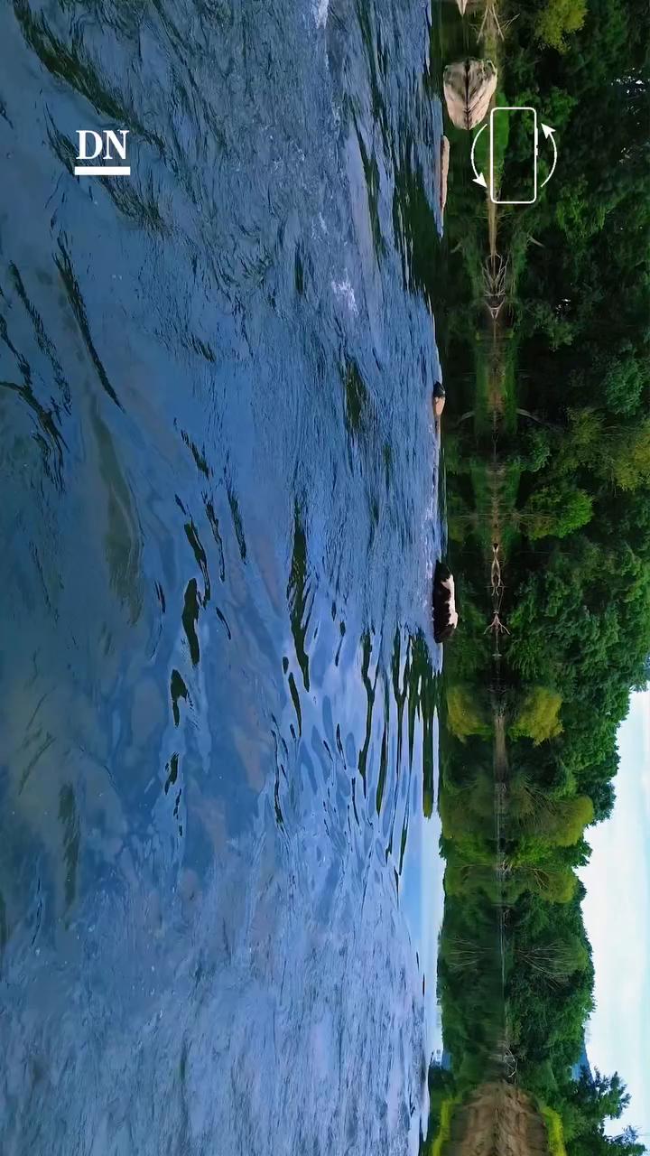 El estallido de la primavera en Navarra se despliega en todo su esplendor desde el aire, con el Arga y el Arakil serpenteando entre verdes intensos.