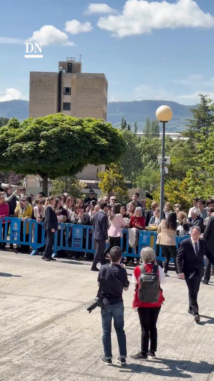 La reina Letizia ha visitado este jueves Pamplona para presidir el acto conmemorativo del Día Mundial de la Cruz Roja y de la Media Luna Roja, que tiene lugar en el Museo Universidad de Navarra.