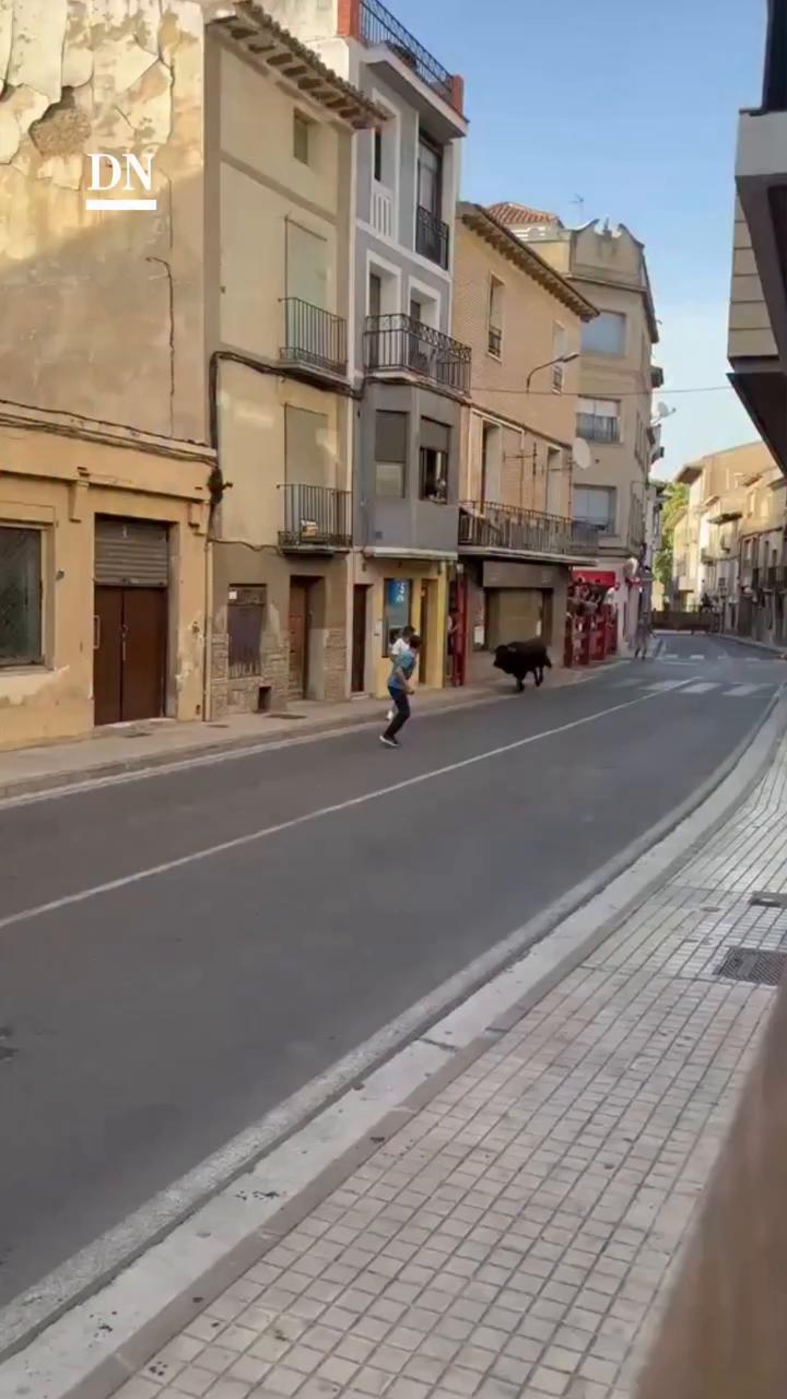 ¡Qué golpe! Las exclamaciones capturan un incidente inesperado