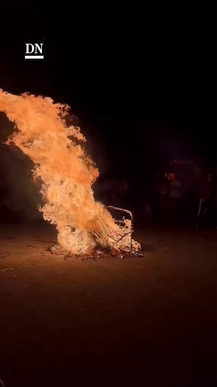 Baile Santo agradece al público al cerrar su actuación