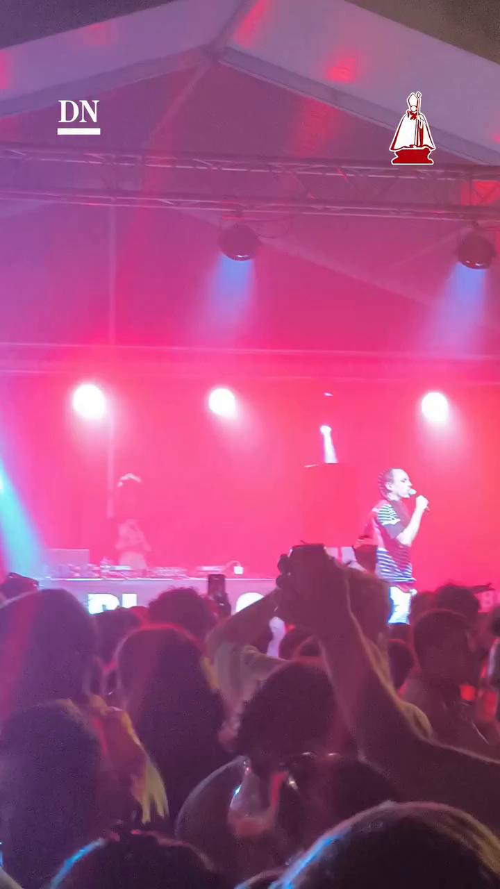 Las letras de esta canción expresan el arrepentimiento de un borracho en el amor
