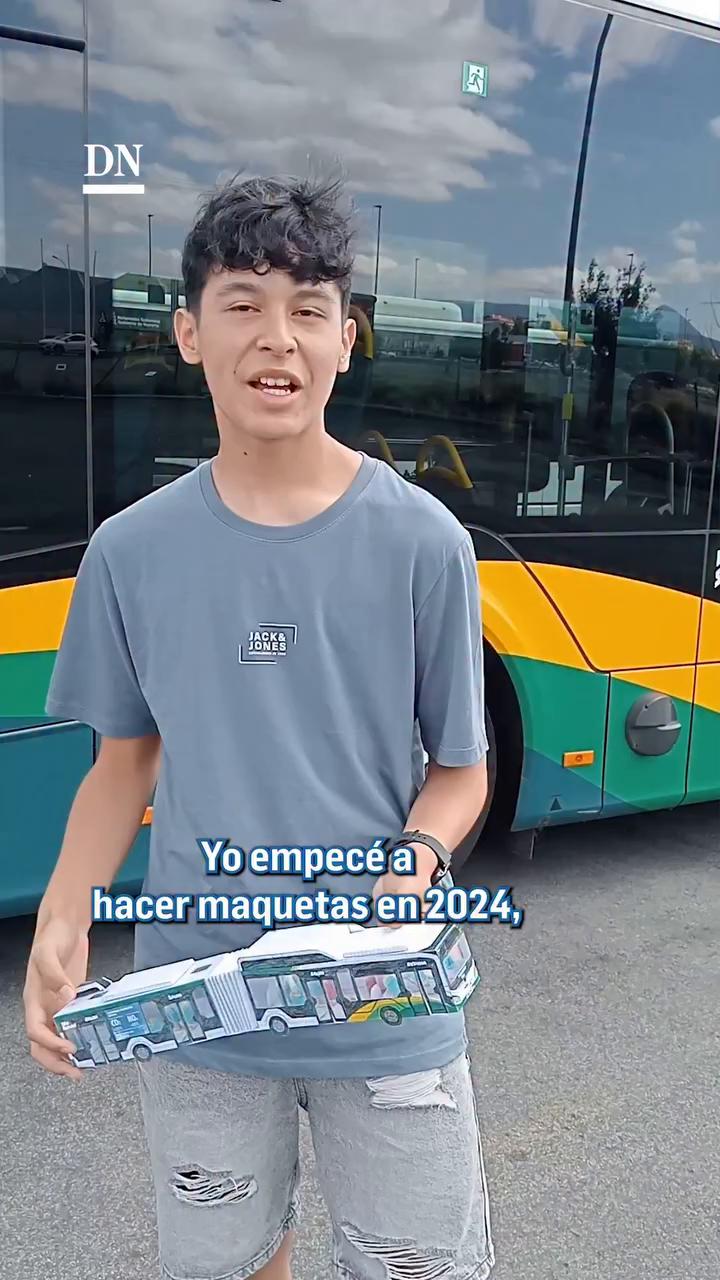 Artesano transforma su pasión por las maquetas en un negocio de autobuses desde 2014