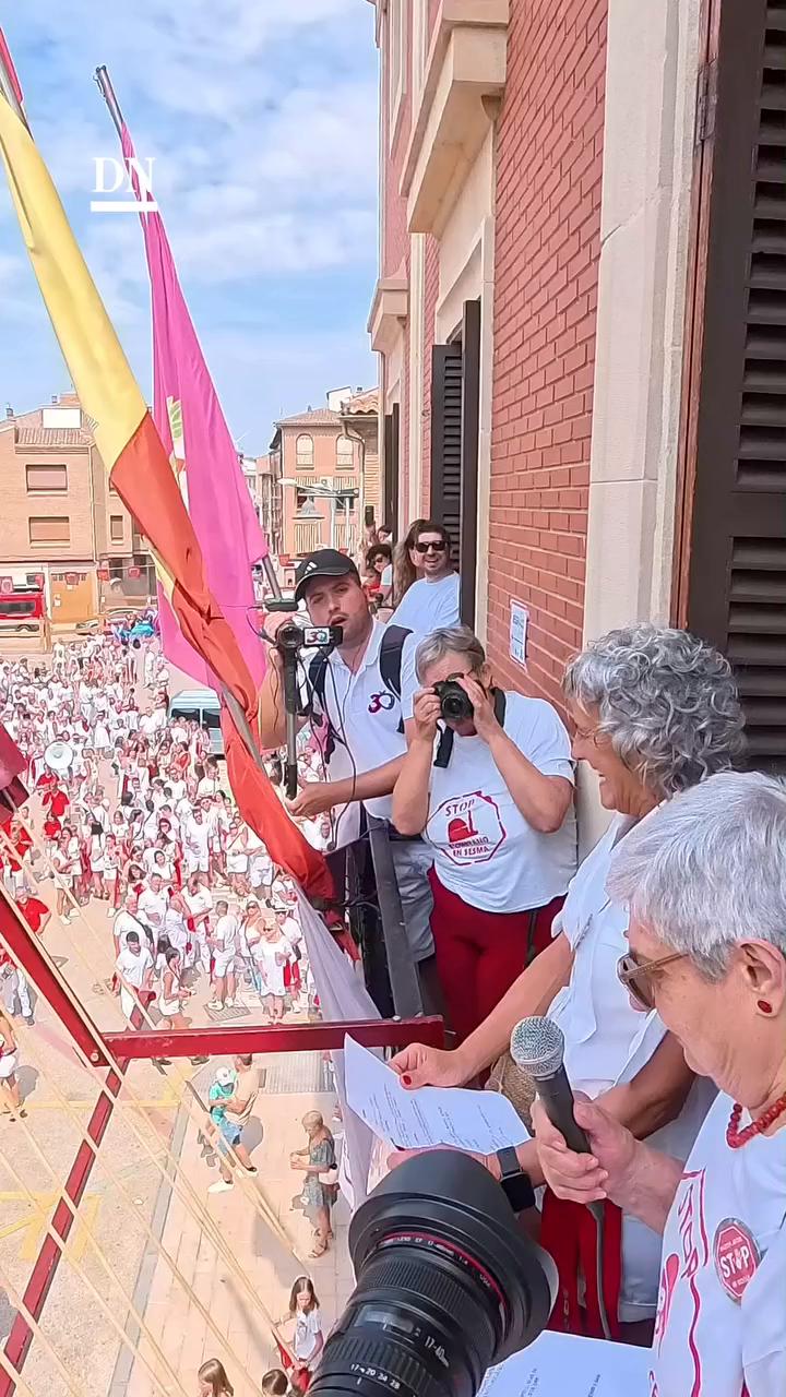 Lorosa celebra su lucha contra el biometano con cánticos de apoyo colectivo