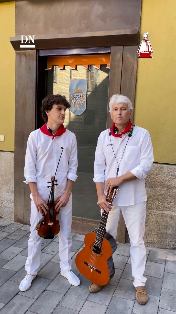 Fernando Curroy ve en su hijo Mateo el futuro de la música en Pamplona