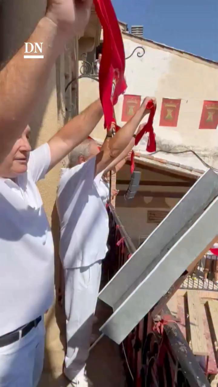 Carcastillo recibe las fiestas con un saludo de las peñas a Itasuna