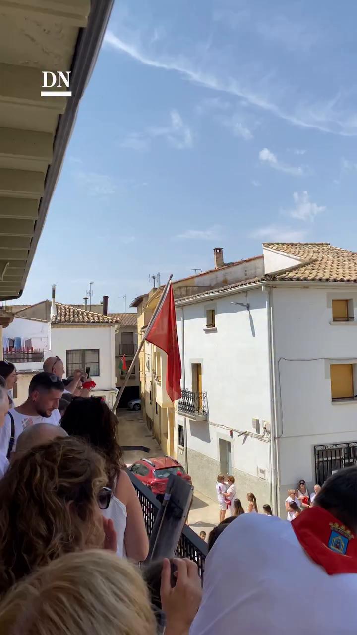 Viva las fiestas de Belvindana: un alegre brindis por las celebraciones