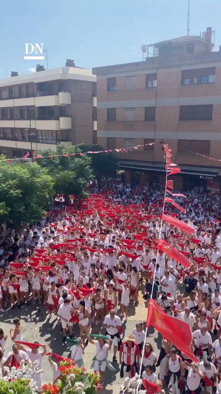San Martín recibe vítores entusiastas por su gente y la República