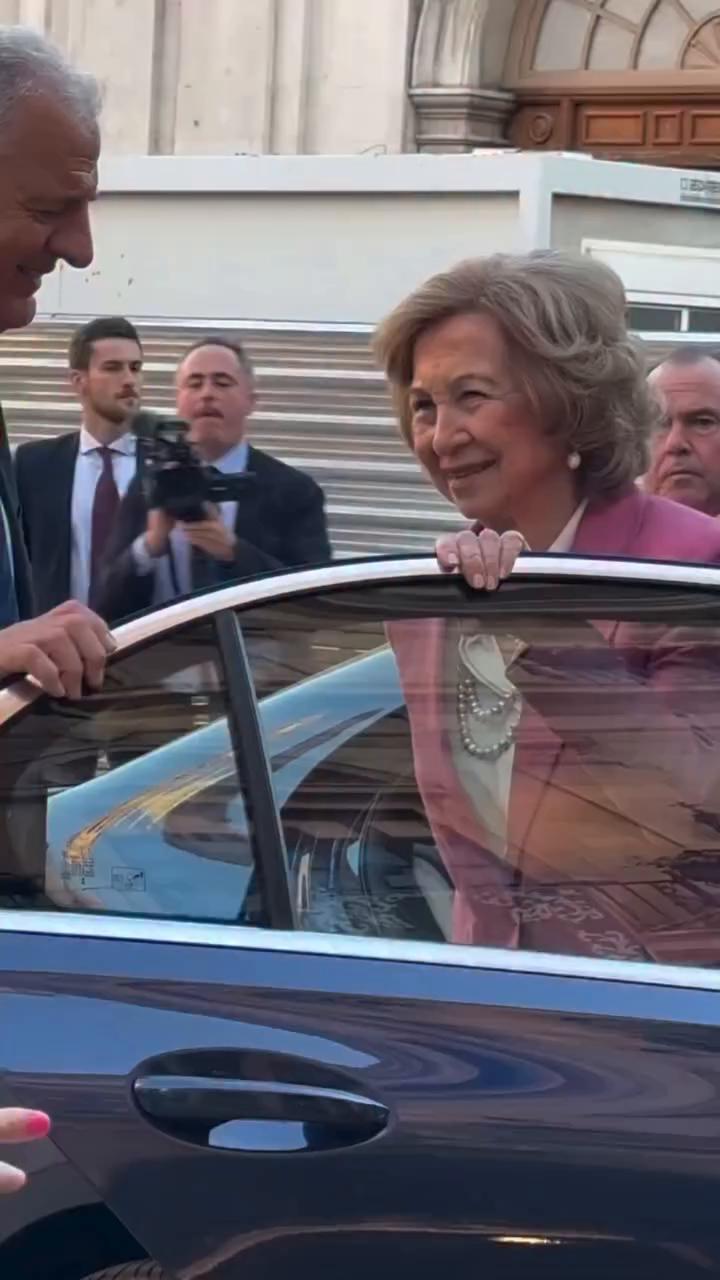 Gritos de '¡A la reina!' resuenan con fuerza en la celebración