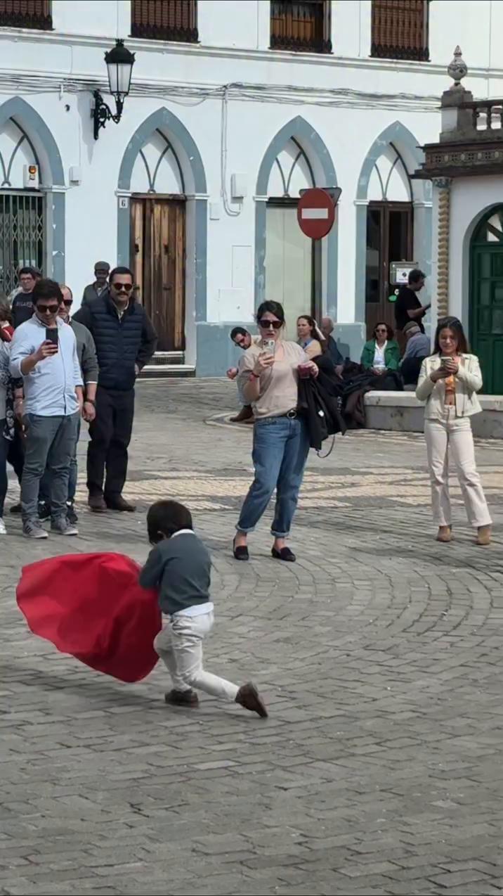 Mira la rodilla con atención en esta secuencia de video
