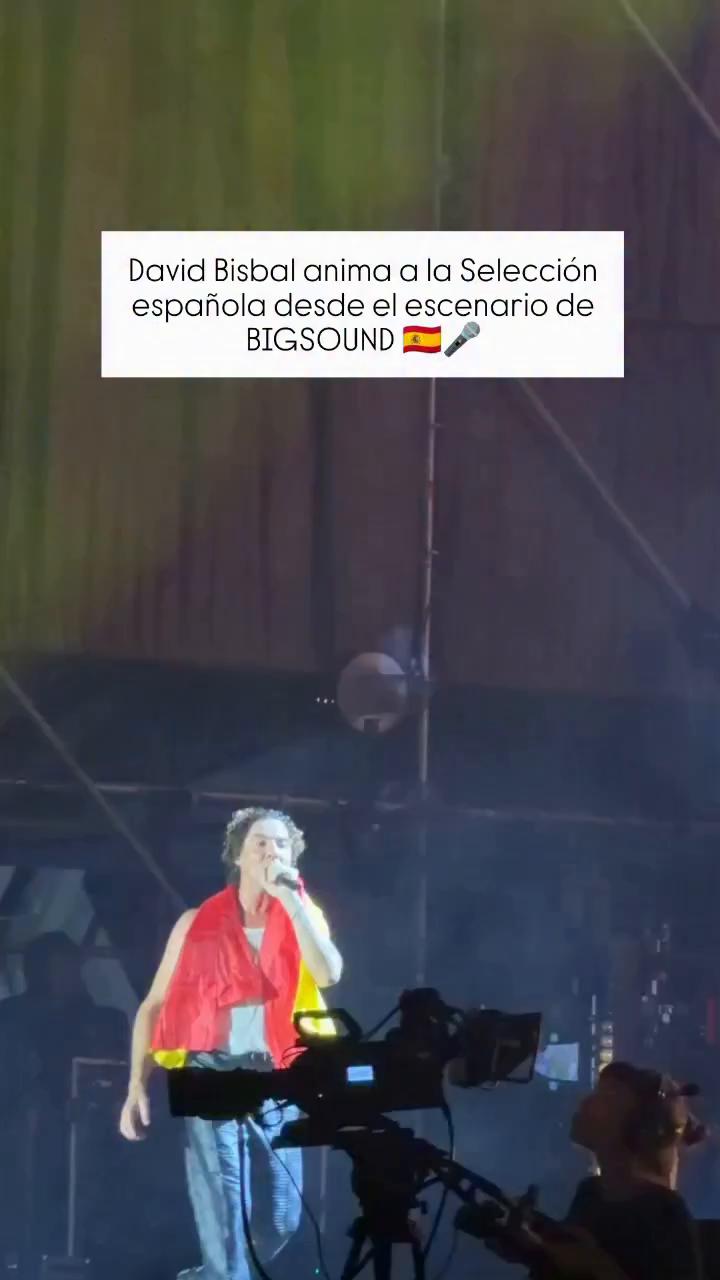 La transcripción del video se limita a la palabra música sin más contexto