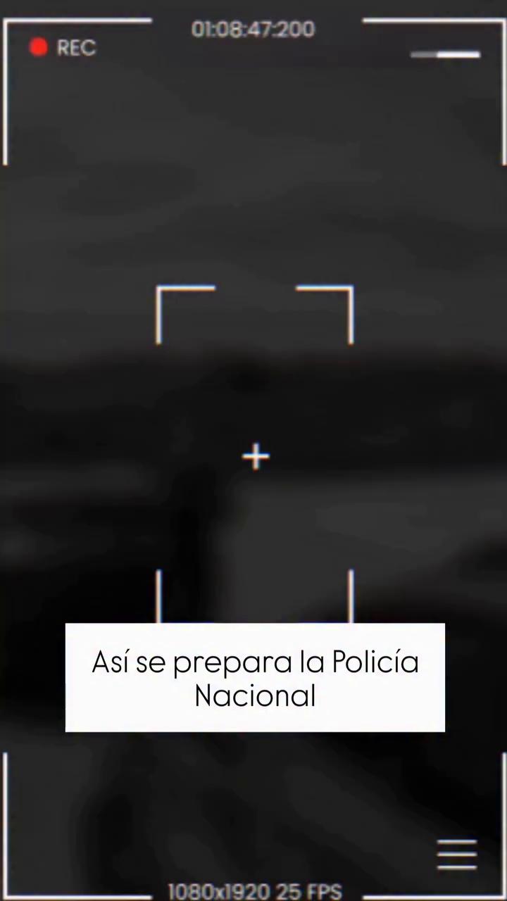 Policías realizan curso de conducción evasiva por las escasas plazas del Ministerio