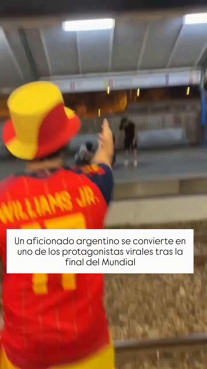Hinchas argentinos entonan cántico 'Argentinos que no volveremos' con fuerza