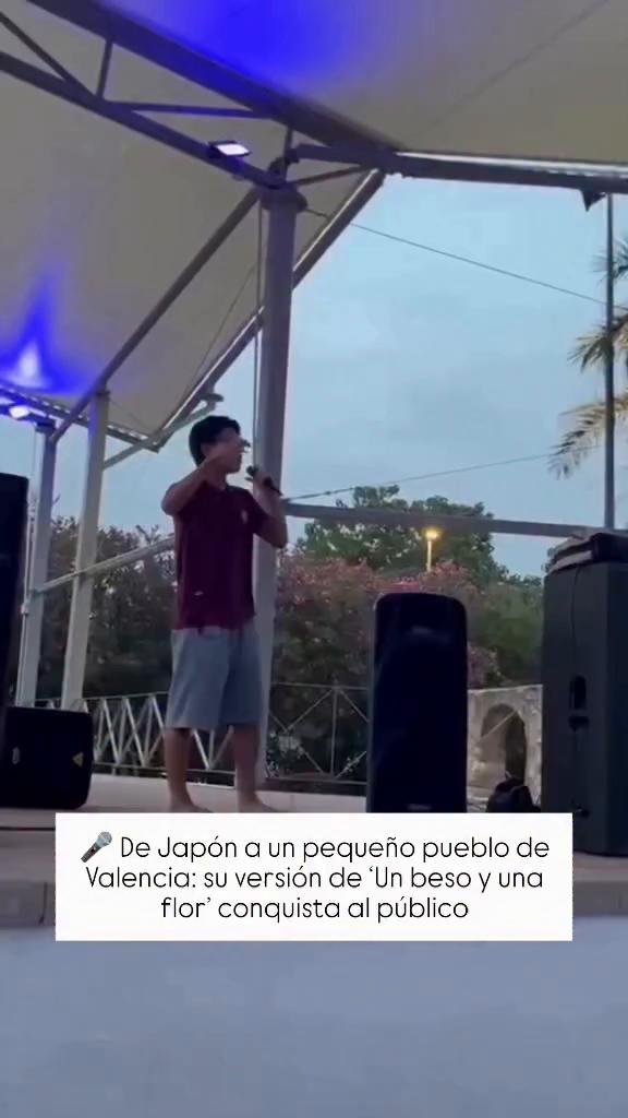Poeta jura regresar con amor y una flor tras el dolor del barrio