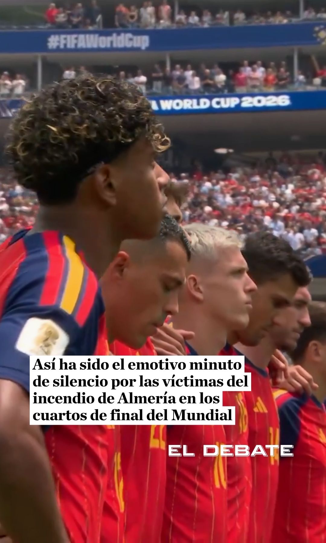 Así ha sido el emotivo minuto de silencio por las víctimas del incendio de Almería en los cuartos de final del Mundial