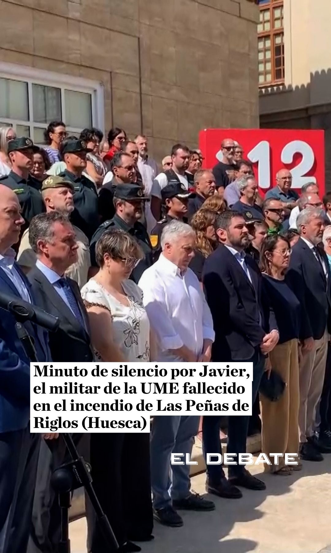 El presentador agradece al público con múltiples mensajes de gracias