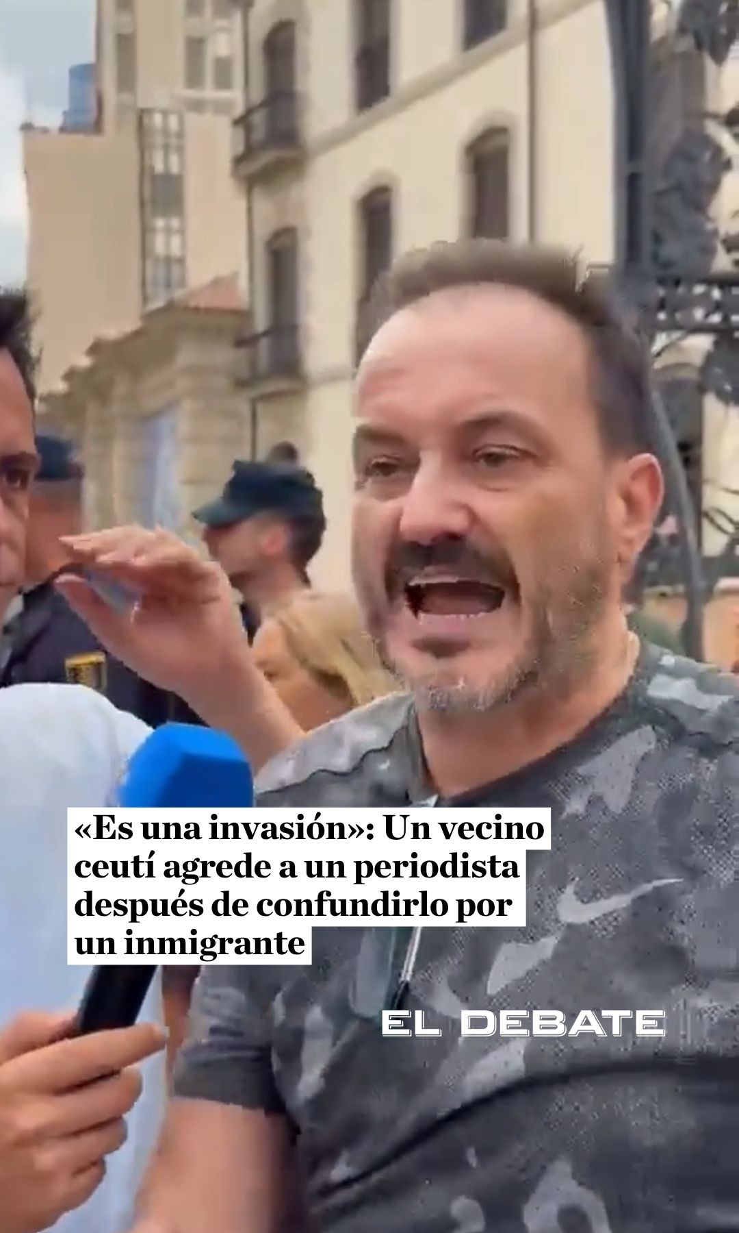 Un hombre grita a la prensa en Ceuta y califica la situación de invasión